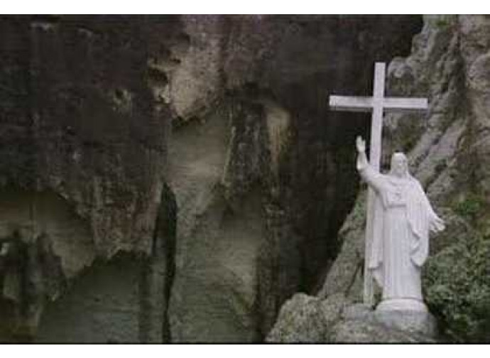 La grotta di Goto dove si nascondevano i cristiani per sfuggire alla persecuzione